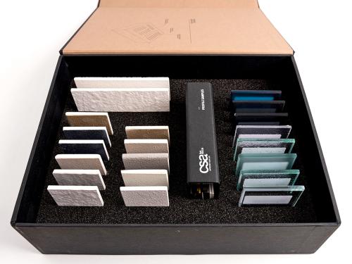 Cofanetto rivestito in carta telata stampata offset, interno in spugna a cellula chiusa taglio water jet